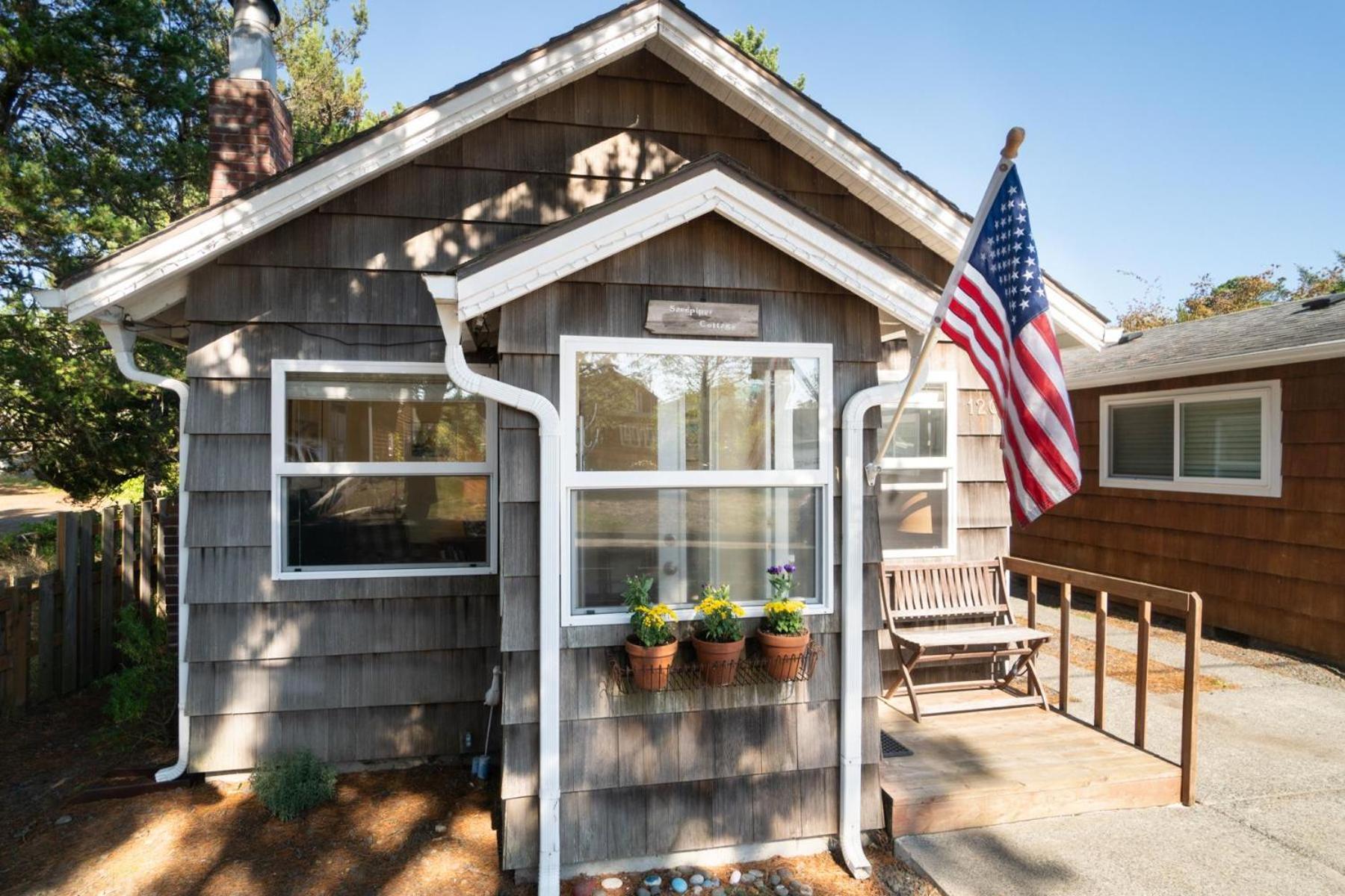 Sandpiper Cottage Seaside Exterior photo