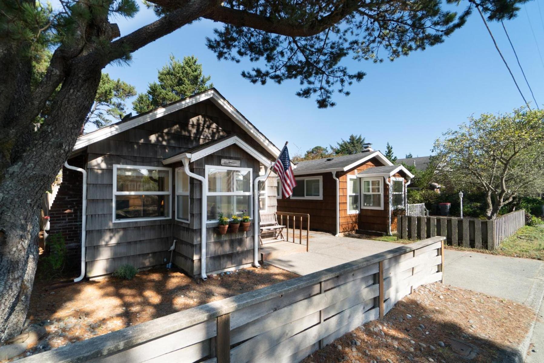 Sandpiper Cottage Seaside Exterior photo